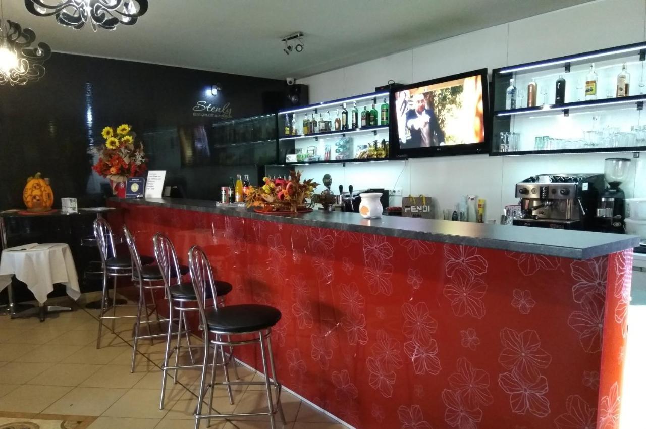 Restaurant And Pension Stenly Spissky Stvrtok Extérieur photo