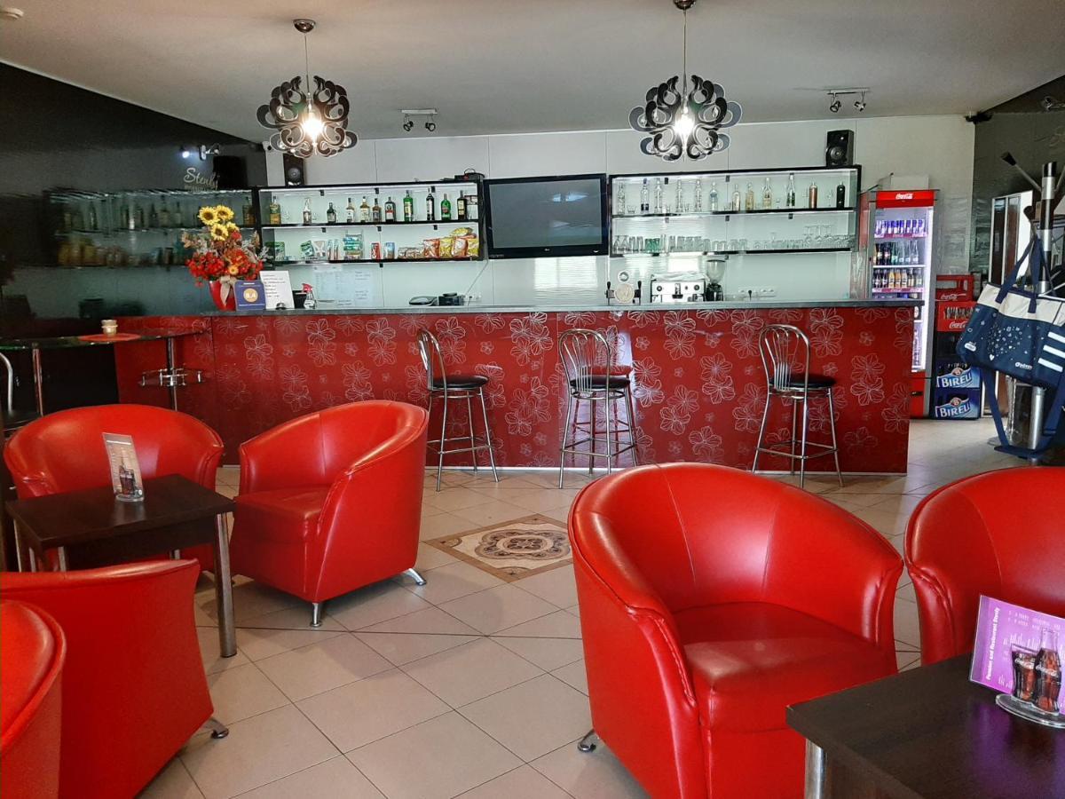 Restaurant And Pension Stenly Spissky Stvrtok Extérieur photo